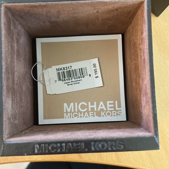 Michael Kors Watch - Picture 5 of 6